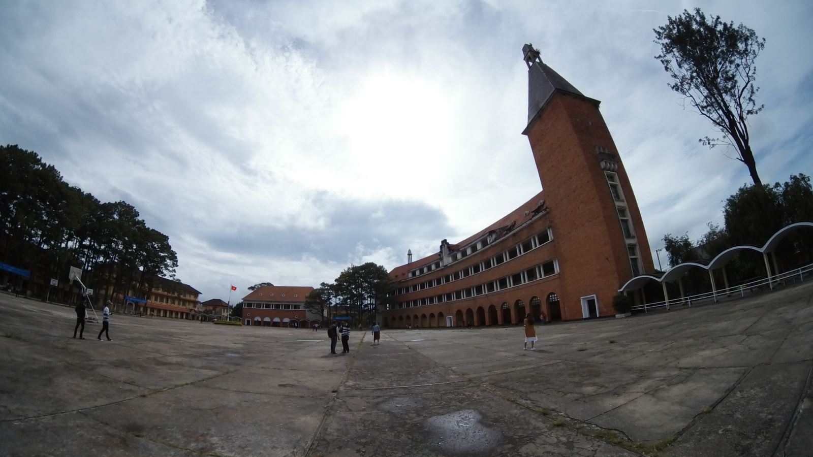 Hình 1 từ Gear 360