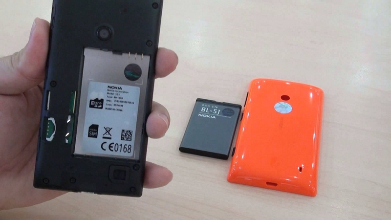 Tháo bỏ những thành phần bên trong smartphone Tháo bỏ những thành phần bên trong smartphone