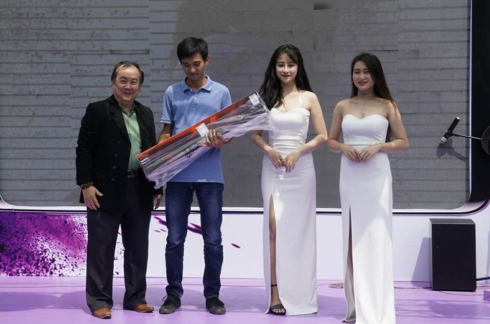 Quang cảnh mở bán Galaxy S9 & S9 Plus