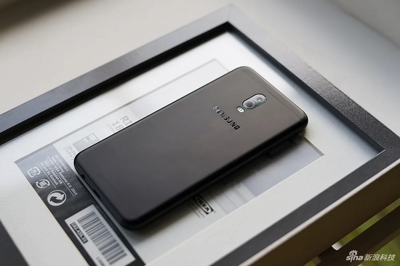 Cận cảnh Galaxy C8: camera kép, chip 8 nhân, 4GB RAM Cận cảnh Galaxy C8: camera kép, chip 8 nhân, 4GB RAM