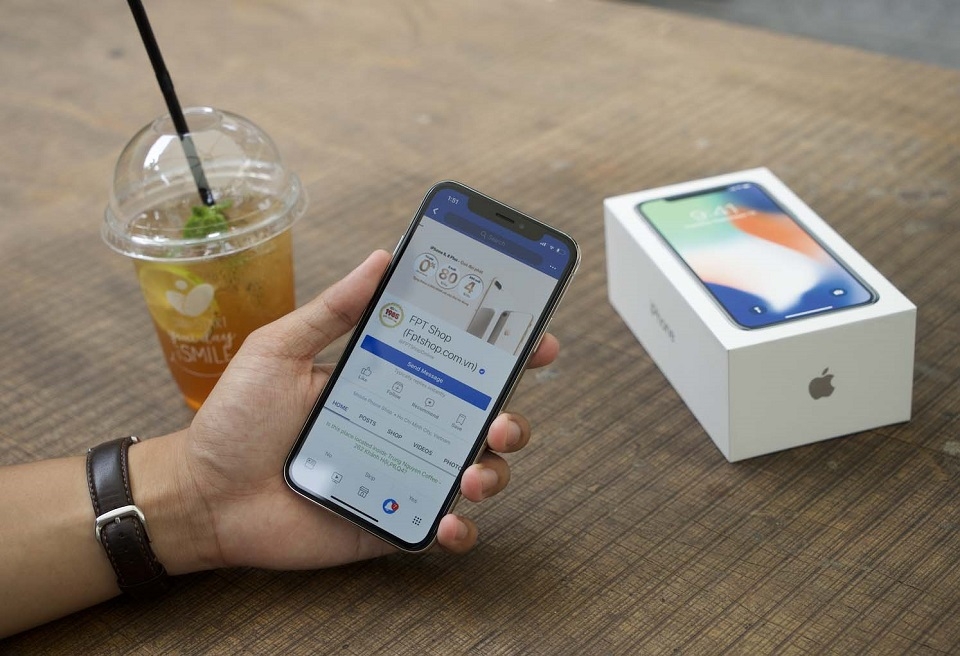 Trên tay iPhone X Trên tay iPhone X