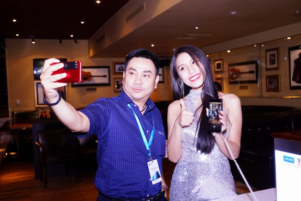 Vivo V7 trình làng
