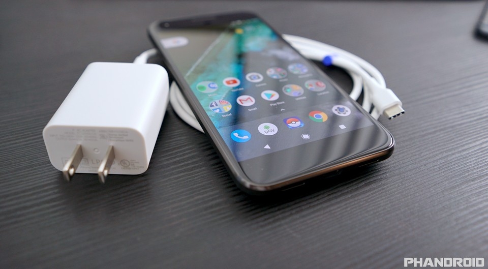 Những lưu ý khi mua điện thoại Android cũ Đừng quên yêu cầu người chủ cũ cung cấp phụ kiện có sẵn theo máy.