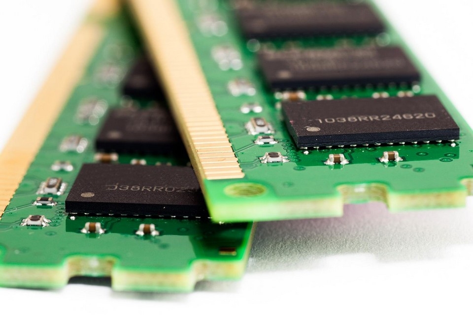 3 tiêu chí cần biết để chọn laptop Designer Bộ nhớ RAM cần rộng lớn để có đủ không gian cho máy xử lý.