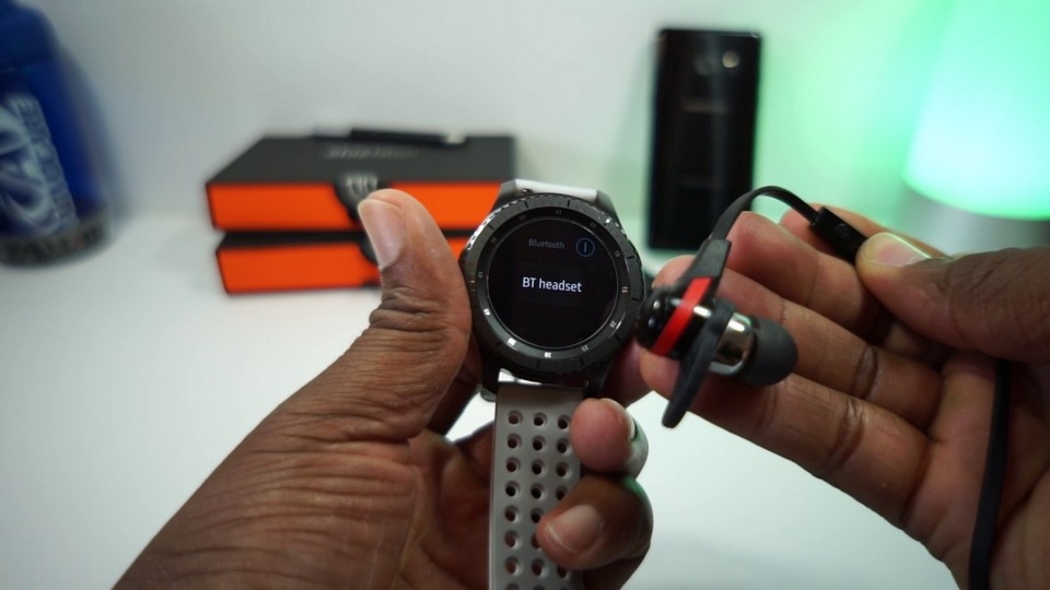 Những điều nên làm sau khi mua smartwatch Kết nối đến tai nghe không dây.