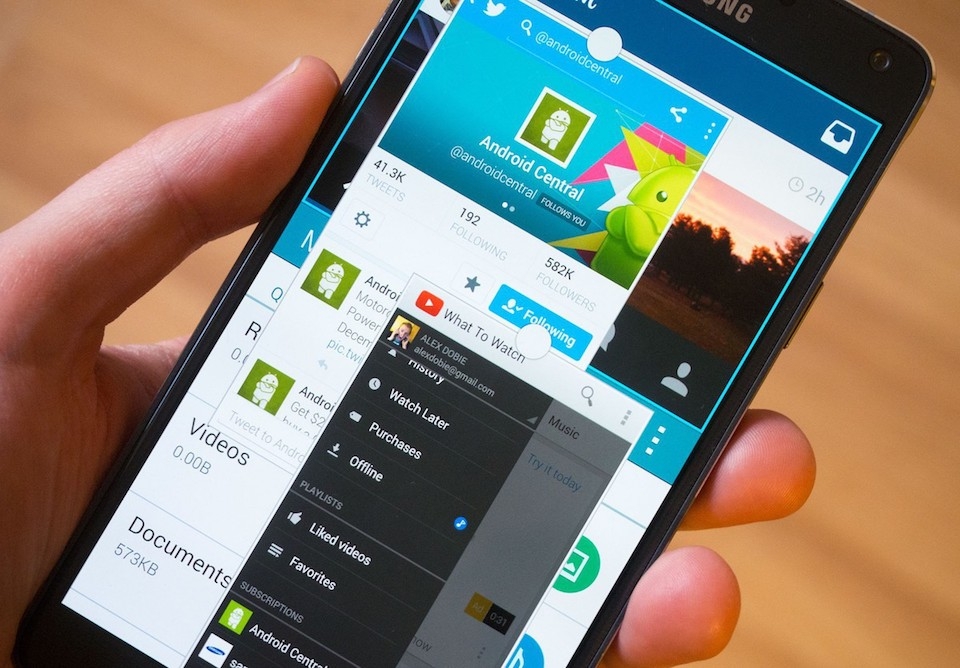 Do ứng dụng chạy ngầm làm hao pin hơn.