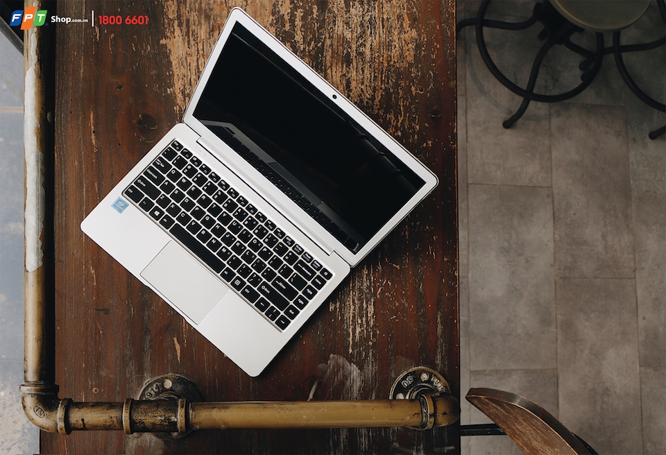 Những công việc nên chọn mua laptop mỏng nhẹ Nếu chỉ làm việc trên website như nhập liệu, người dùng cũng nên chọn lựa một chiếc laptop mỏng nhẹ.