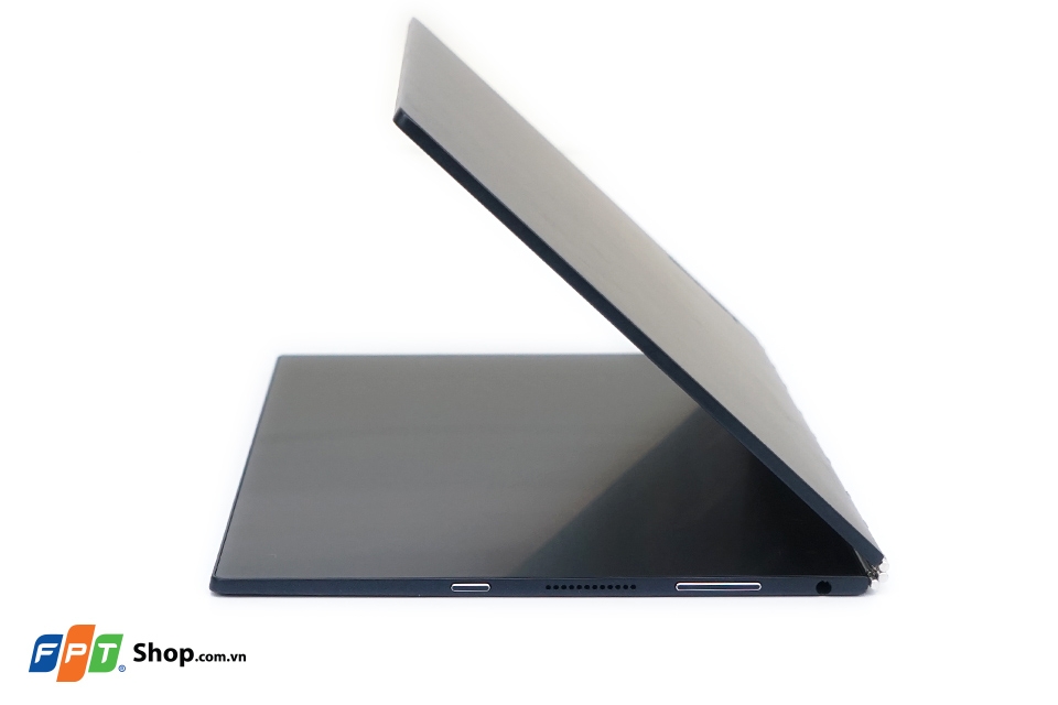 Lenovo Yoga Book có thiết kế siêu mỏng và nhẹ, tiện lợi cho nhu cầu di chuyển.