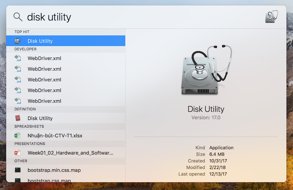 Tìm kiếm Disk Utility trong Spotlight bằng cách nhấn tổ hợp phím Cmd + Space.