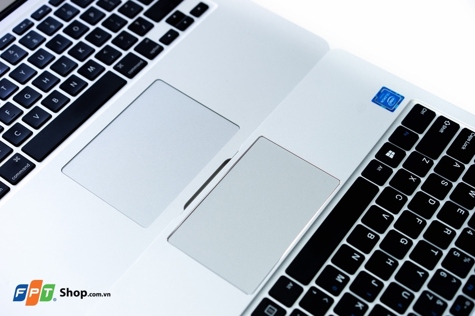 Không gian Touchpad rộng rãi giúp người dùng dễ dàng thao tác hơn.