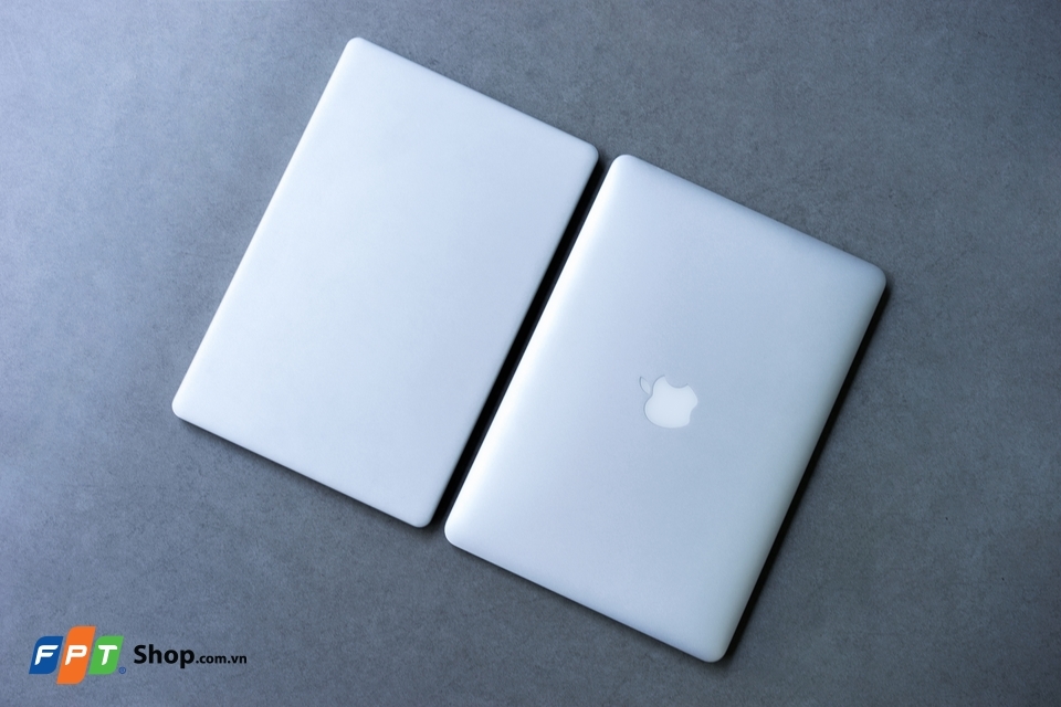 Nhiều người đánh giá Masstel L133 có thiết kế tương đồng với Macbook Air.