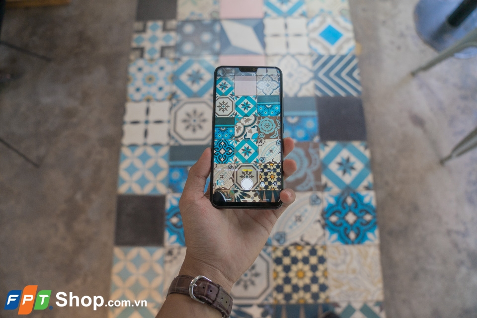 Cụm camera kép phía sau máy cho chất lượng chụp ảnh rất tốt.