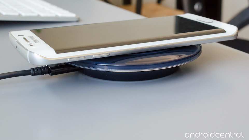 Apple gia nhập Hiệp hội sạc không dây Galaxy S7 Edge được trang bị sạc không dây