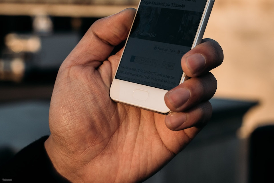 Trang bị thêm nút Home chạm cảm ứng