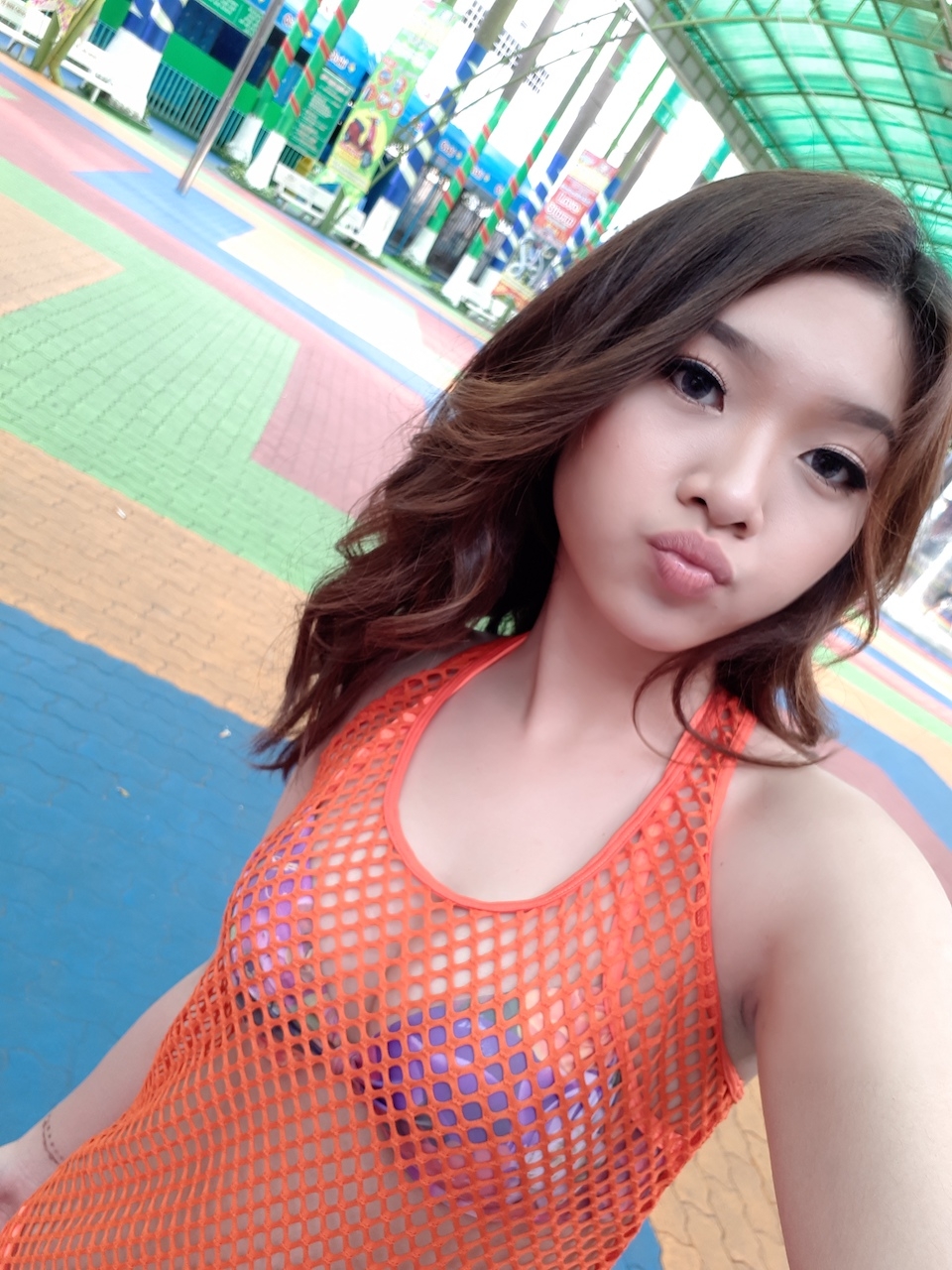 Màn hình có kích thước 5.5 inch, độ phân giải FullHD