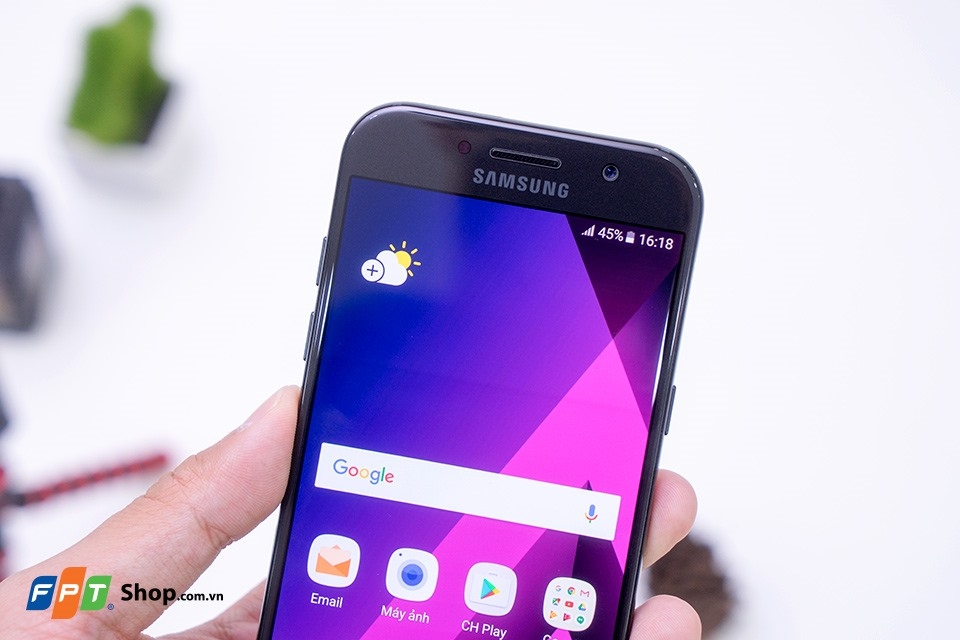 Galaxy A 2017 là dòng smartphone cận cao cấp tốt nhất Camera trước có khả năng selfie sắc nét, siêu đẹp