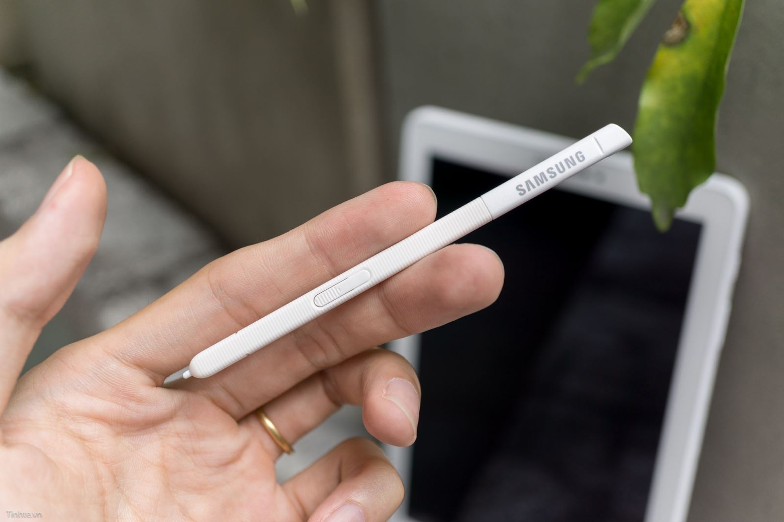 Bút S-Pen trên máy có khả năng nhận diện lực nhấn