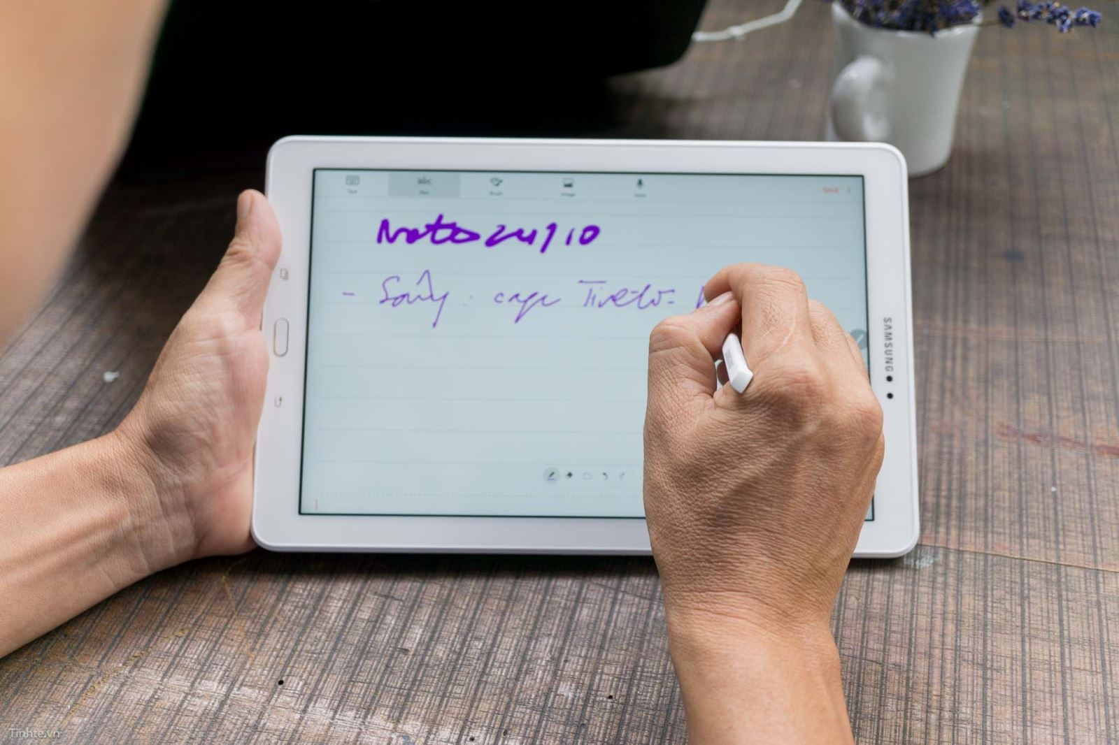 S-Pen chính là nhân tố giúp Galaxy Tab A 2016 trở nên tuyệt vời