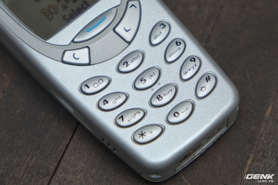 Trên tay Nokia 3310 17 năm tuổi Cụm phím điều khiển đơn giản