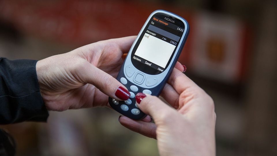Trên tay Nokia 3310 17 năm tuổi Giao diện được làm mới
