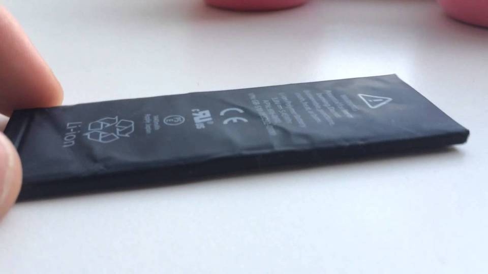 4 điều giúp sạc pin an toàn hơn mà bạn nên biết Dừng sạc điện thoại nếu pin trở nên quá nóng