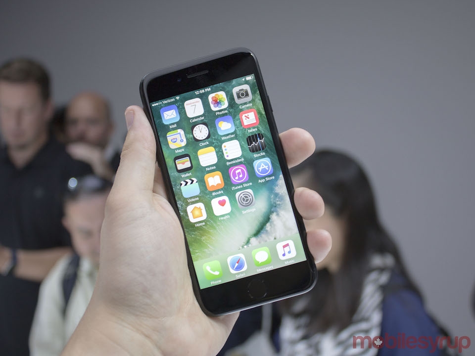 Mua được 385 triệu chiếc iPhone 7