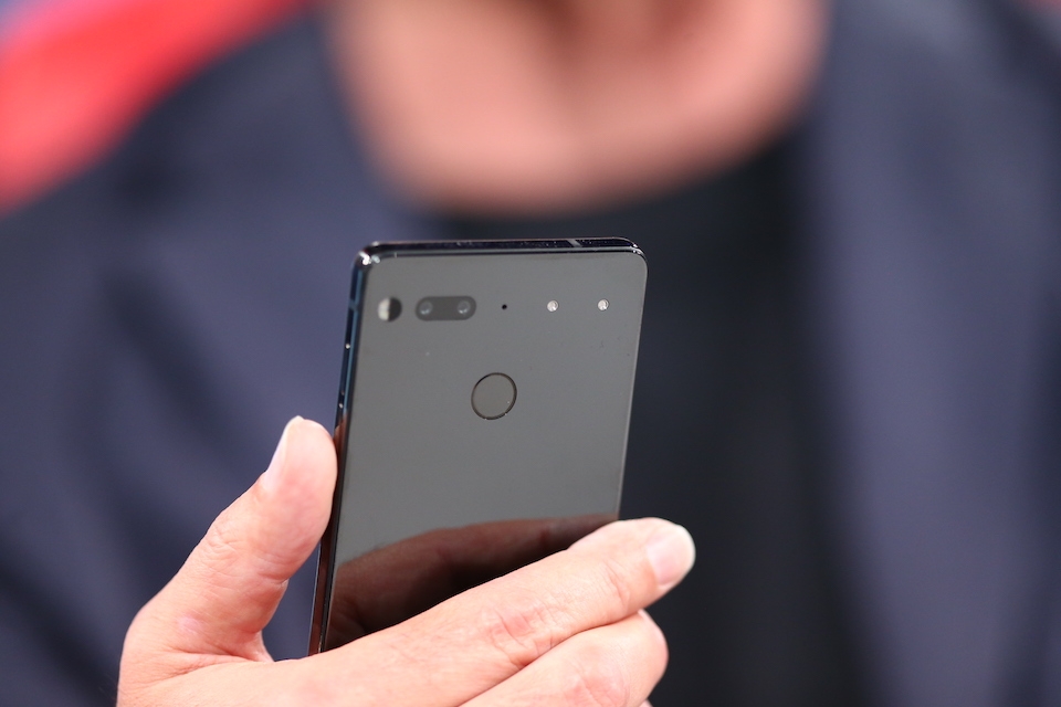 Essential Phone sử dụng 2 camera ở mặt sau
