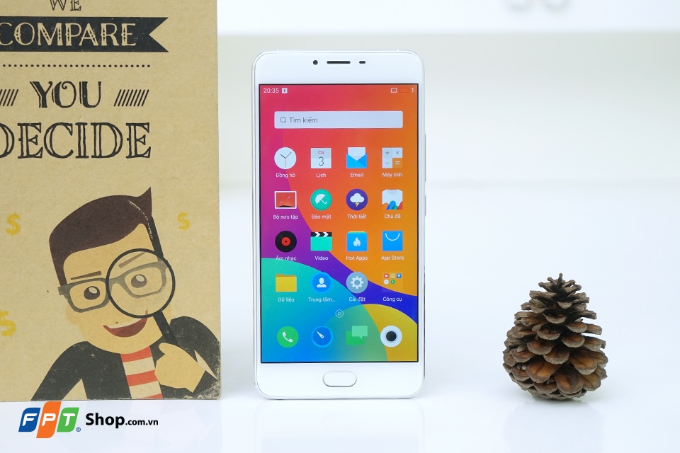 Bên cạnh đó là màn hình kích thước 5.5 inch, FullHD