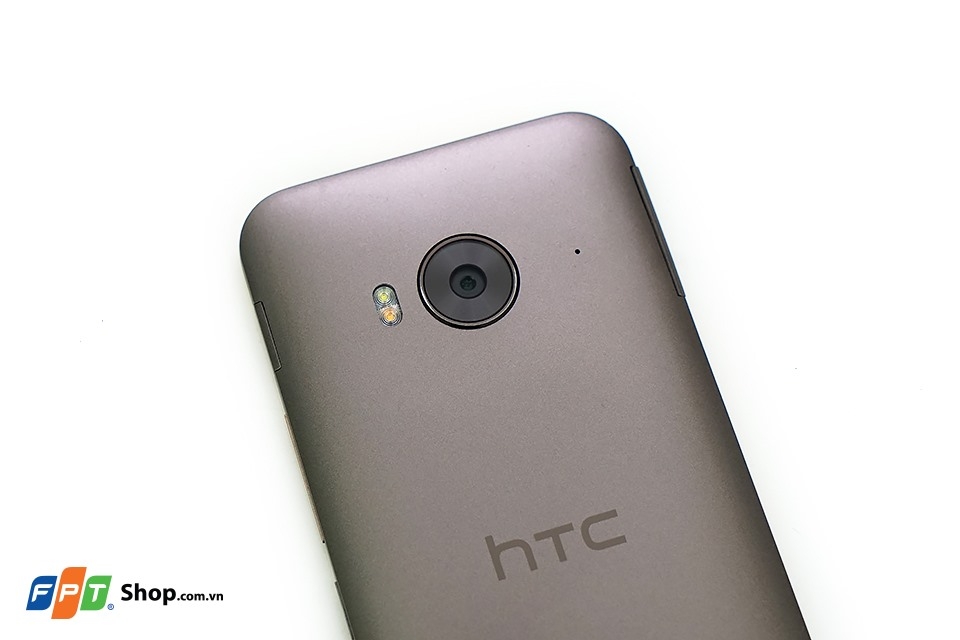 Đánh giá HTC One ME và HTC One E9 HTC One ME còn nổi bật với cụm camera chất lượng cao