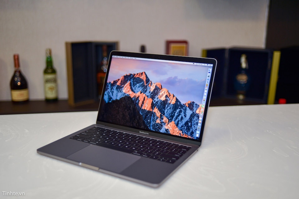 5 điều Macbook Pro vượt trội so với Surface Laptop Hệ điều hành macOS tốt hơn Windows 10 S
