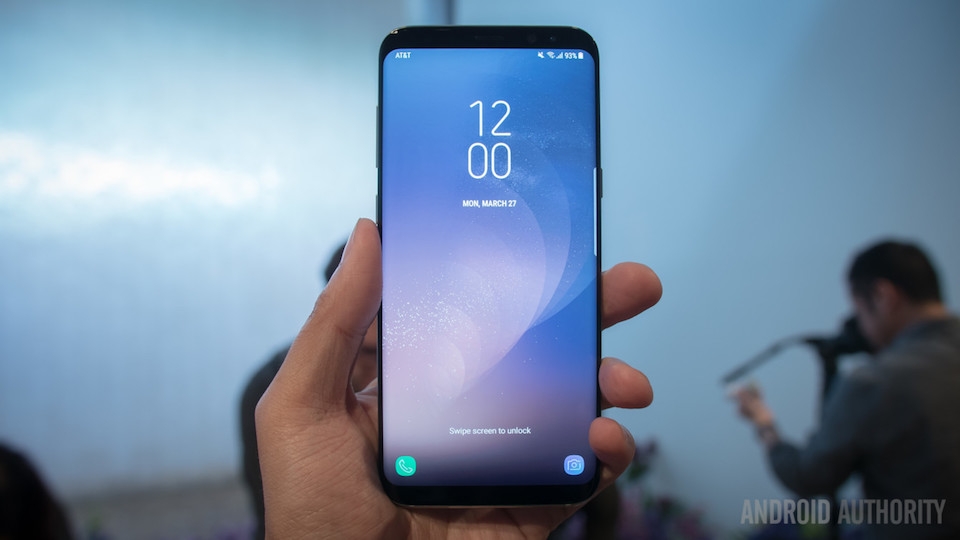 Giá smartphone cao cấp đang tăng theo từng năm? Màn hình vô cực trên Samsung Galaxy S8