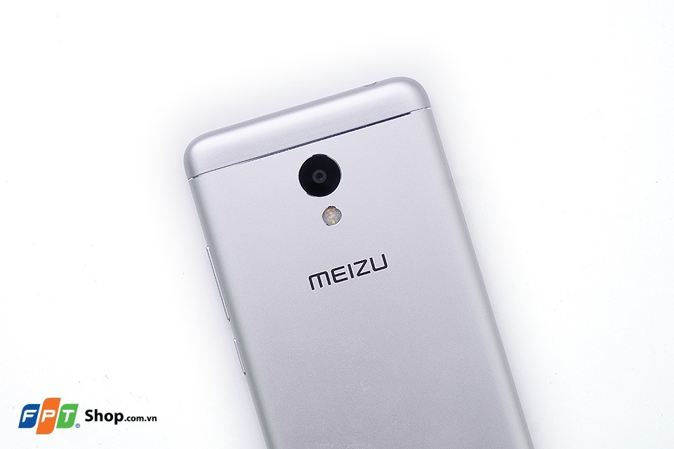 So sánh Meizu M3s với HTC Desire 820G Plus: Kim loại hay nhựa? Meizu M3s sở hữu camera sau 13MP và camera trước 5MP