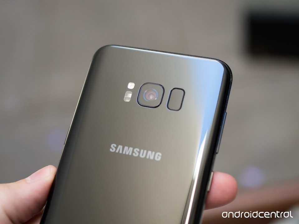 Cảm biến nhịp tim trên Galaxy S8.