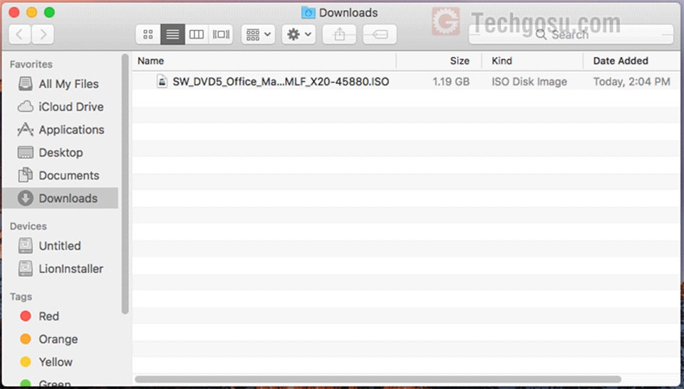 Vào thư mục Downloads