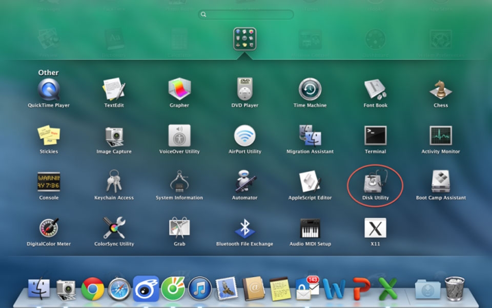 Chọn Disk Utility
