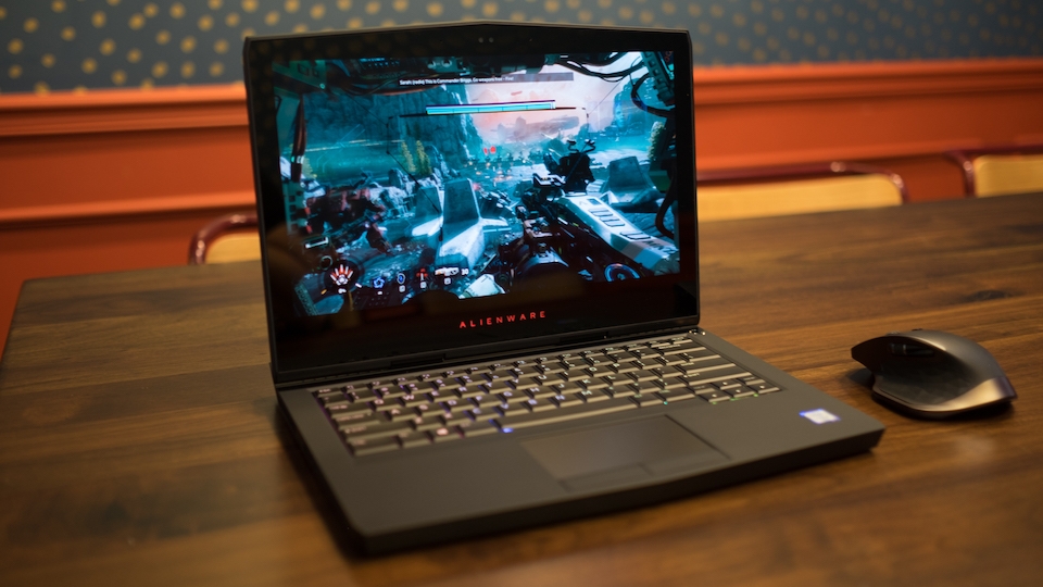 Laptop chơi game Alienware 13 R3 OLED