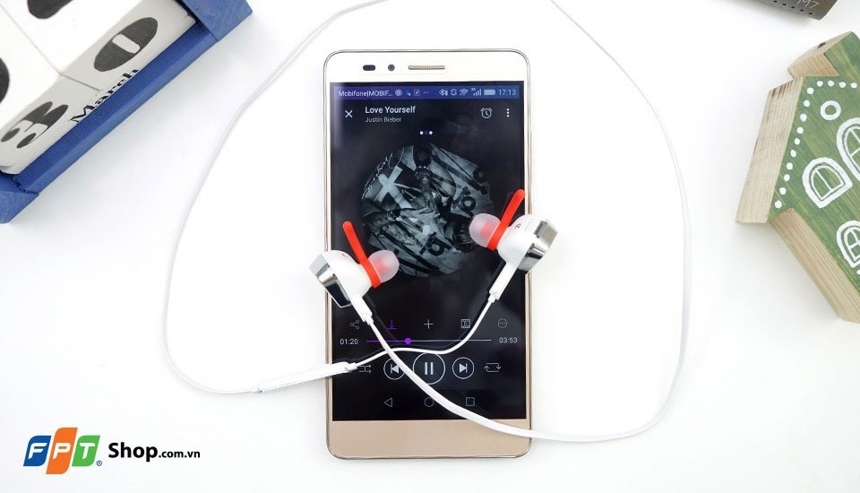 5 món đồ công nghệ bạn nên mang theo khi du lịch Samsung Galaxy S8