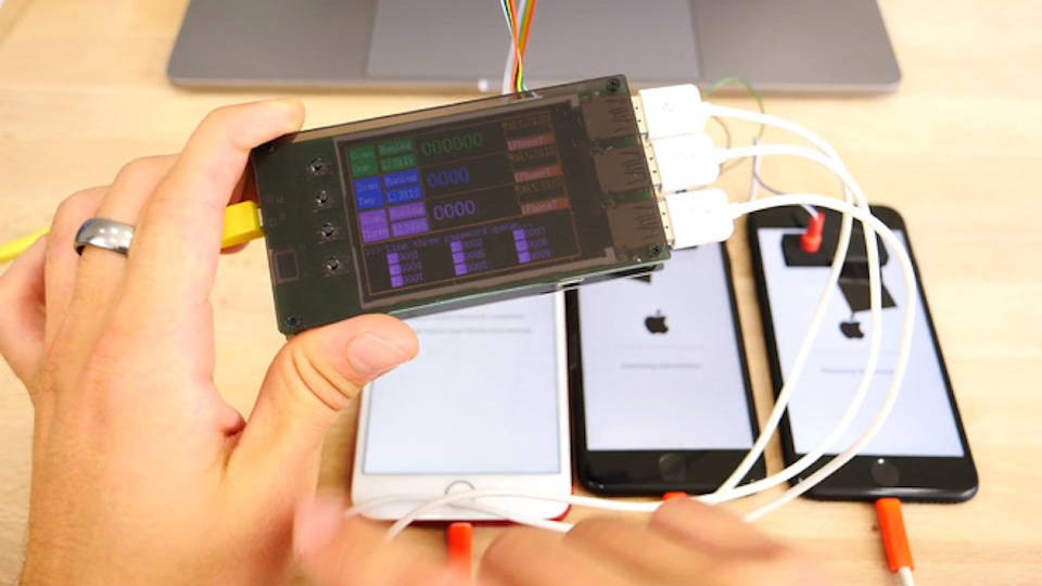 Thiết bị mở khóa iPhone đến từ Trung Quốc có giá 500 USD.