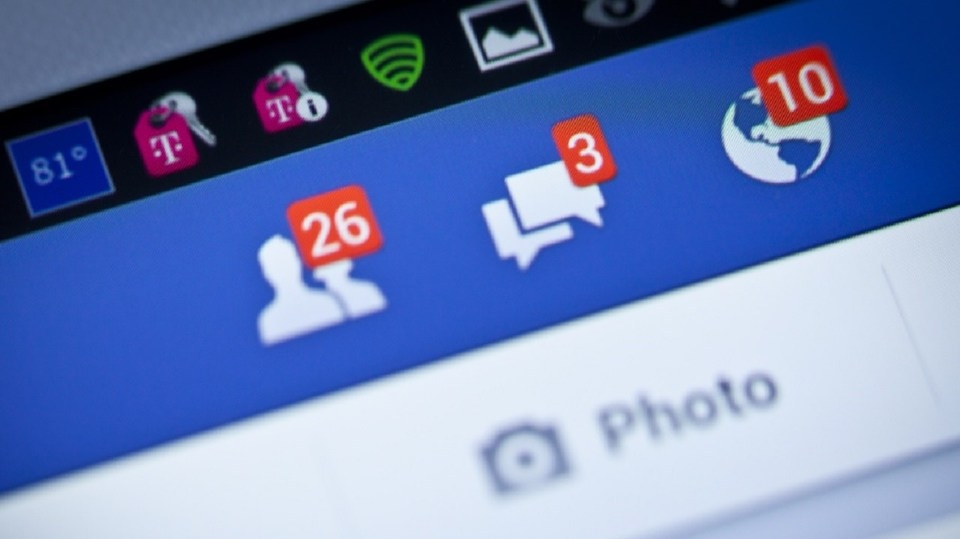Những dấu hiệu cho thấy bạn đang nghiện Facebook Xem Facebook ở mọi lúc, mọi nơi.