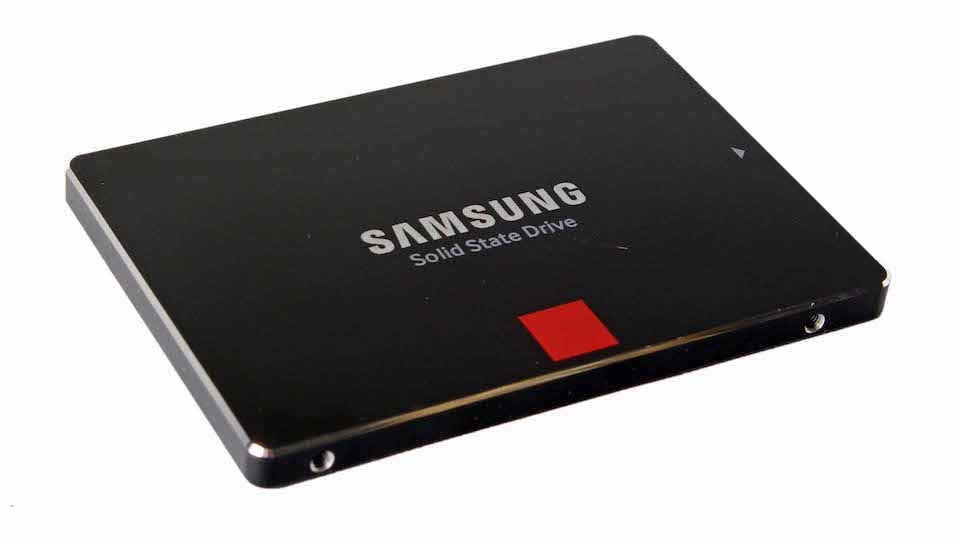 Ổ SSD sẽ cho tốc độ truy xuất dữ liệu nhanh hơn nhiều lần so với HDD truyền thống.