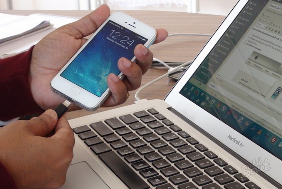 Kết nối iPhone với máy tính và khởi động iTunes trên máy tính