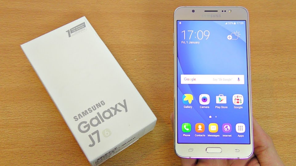Samsung Galaxy J7.