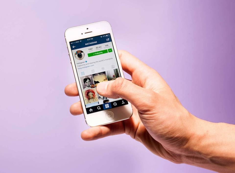 Tính năng trả lời bình luận trên Instagram ra mắt Instagram đã cán mốc 700 triệu người dùng vào tháng 4/2017.