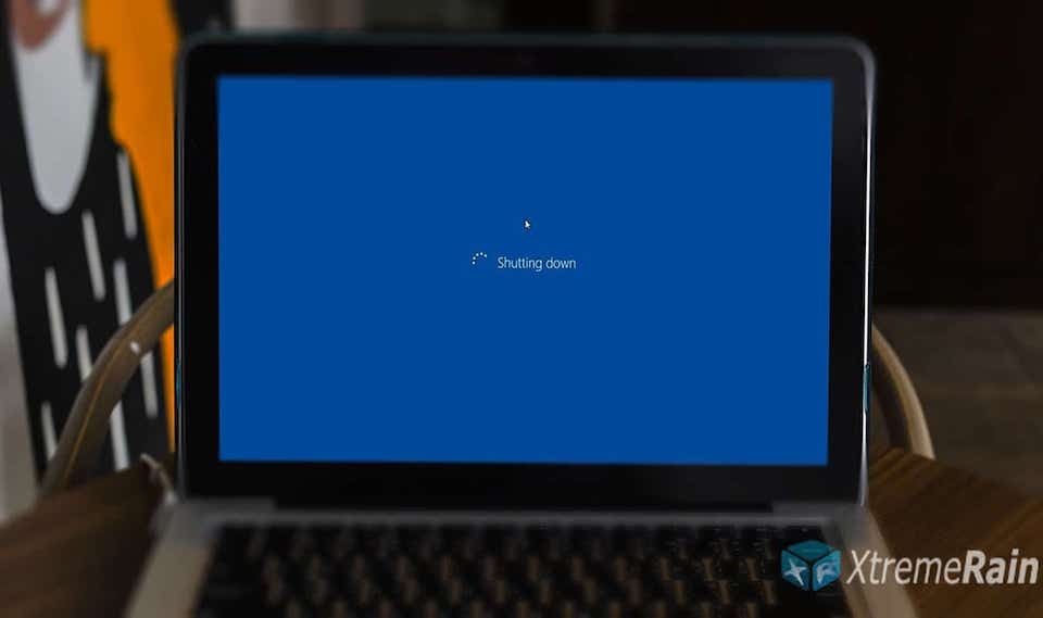 Có nhiều nguyên nhân khiến laptop không tắt được máy.