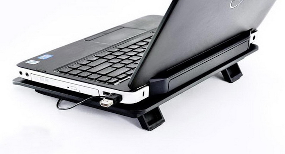 Dùng các đế tản nhiệt phù hợp với laptop.