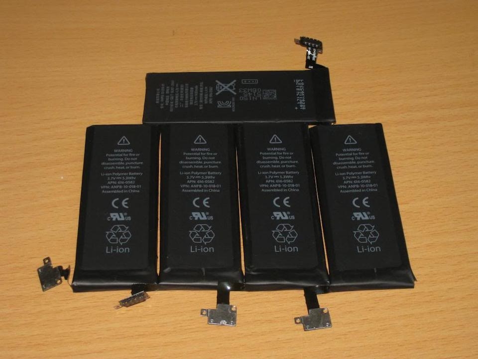 Nguồn gốc của pin iPhone dùng để thay có thể đến từ việc tháo trên những chiếc iPhone bị hỏng phần cứng.