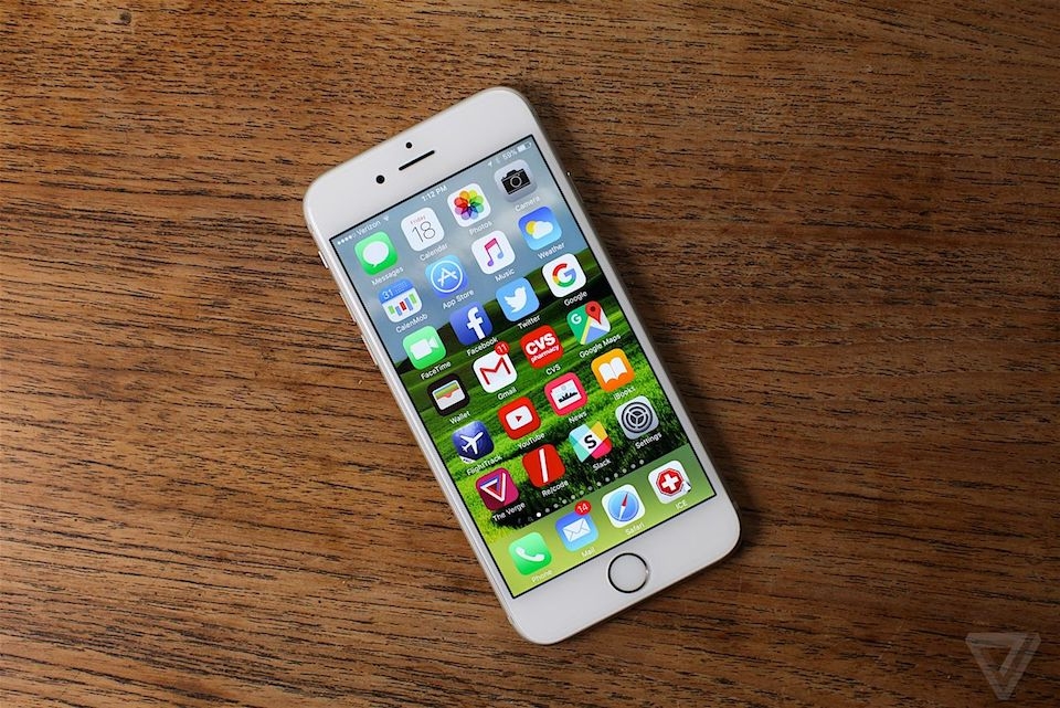 Người dùng nên thay pin iPhone ở những trung tâm bảo hành chính hãng của Apple.