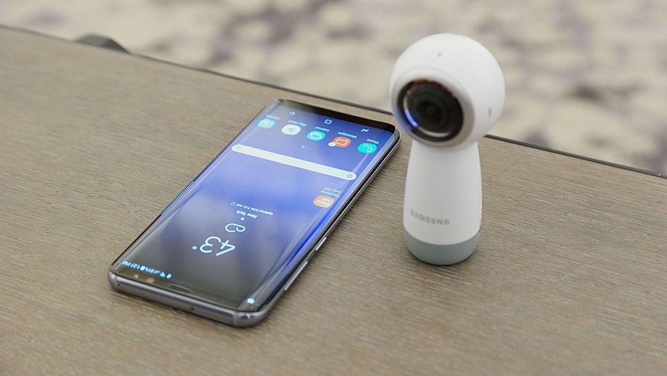 Dễ dàng kết nối với các thiết bị khác của Samsung.