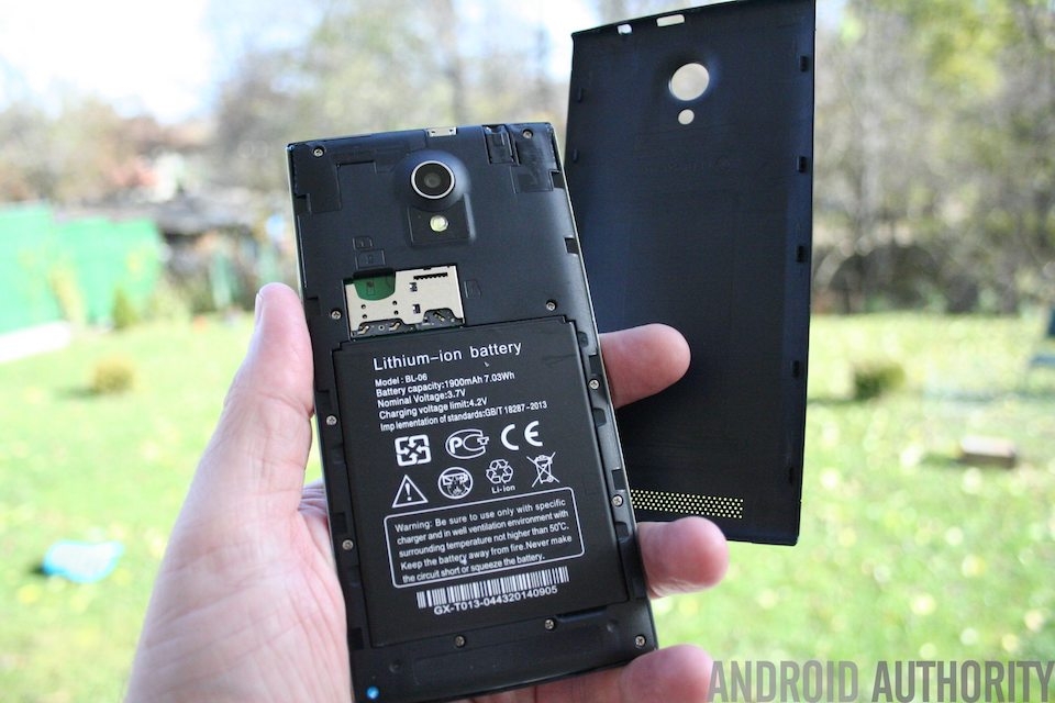 Điện thoại trở nên chậm chạm và hao pin khi bị nóng Nhiệt độ ảnh hưởng đến linh kiện bên trong máy