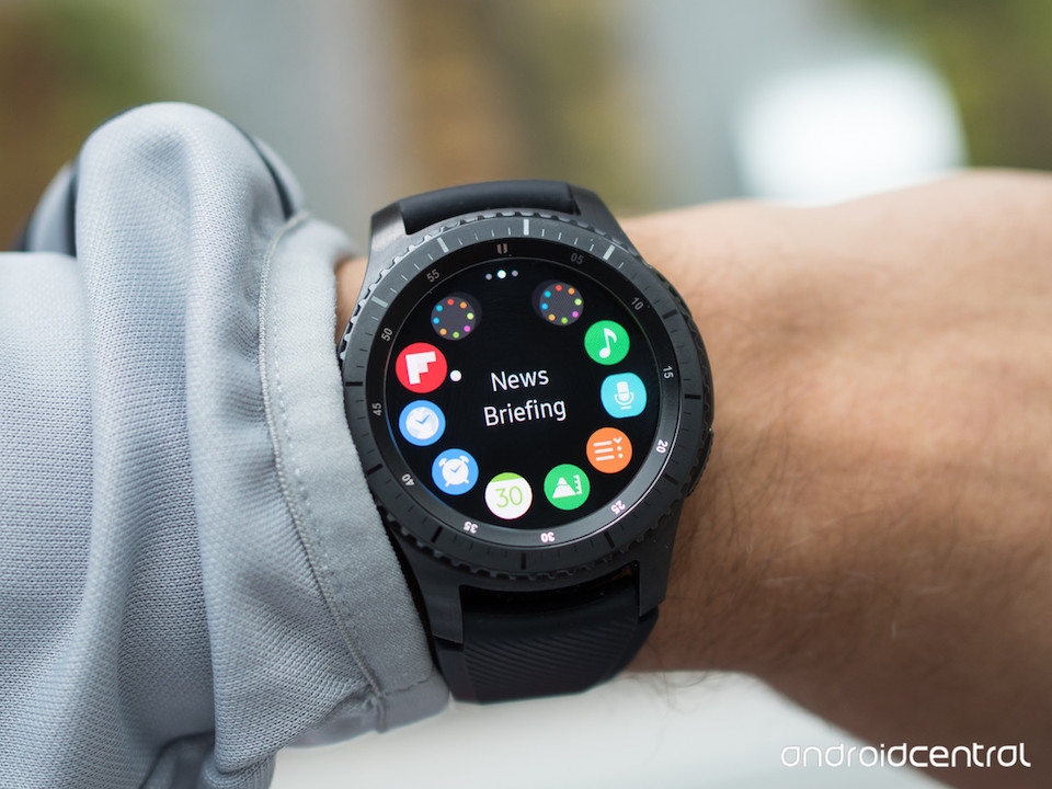 Đồng hồ thông minh Gear S3.
